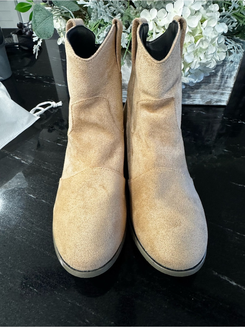 Suede Ankle Boots in Tan Booties. EU 38 / US Women’s 7.5–8